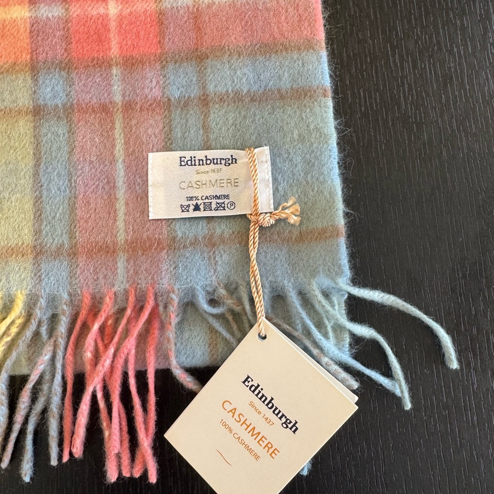 Edinburgh 100% Cashmere Plaid Scarf NWT - Picture 4 of 5